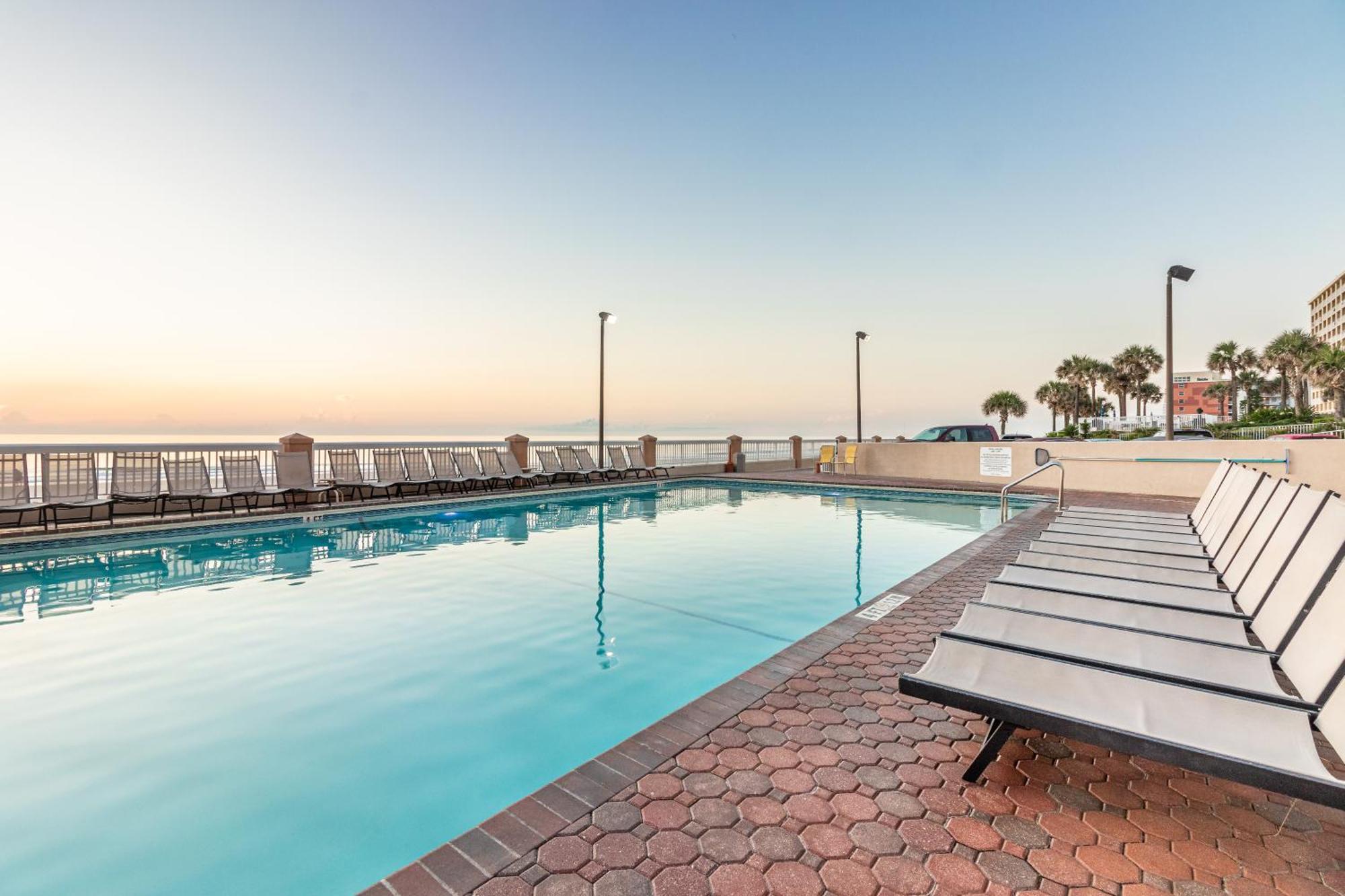 แฮมป์ตัน อินน์ เดย์โทนา ชอร์-โอเชียนฟรอนต์ Daytona Beach Shores ภายนอก รูปภาพ